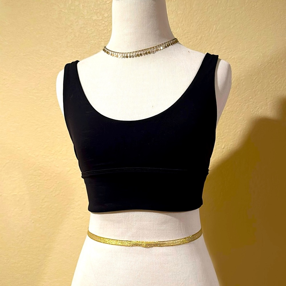 Lululemon size 6 Sports bra top Black crop NEW no tags